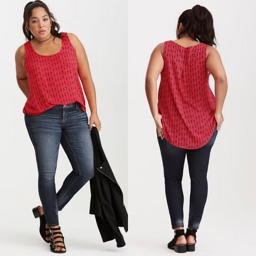 torrid Red Patterned Sleeveless Scoop Neck Tank